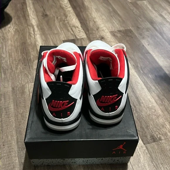 Jordan 4